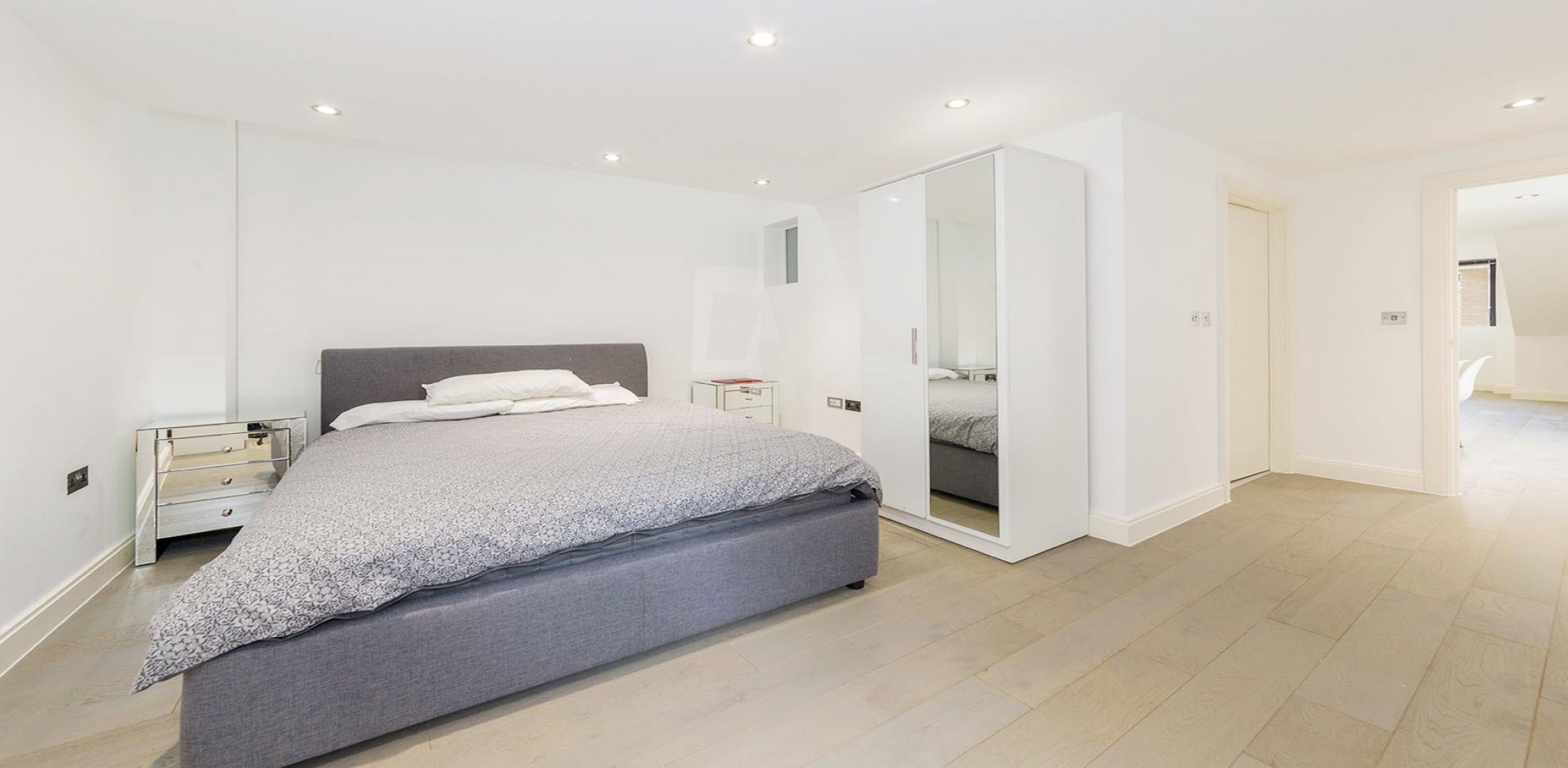 			2 Bedroom, 2 bath, 1 reception Apartment			 Devonshire Place, HAMPSTEAD GOLDERS GREEN